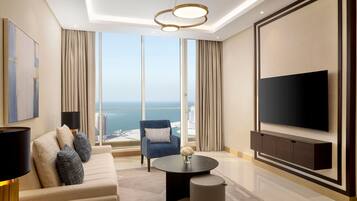 Suite, 2 Bedrooms, Balcony, Sea View | Living area