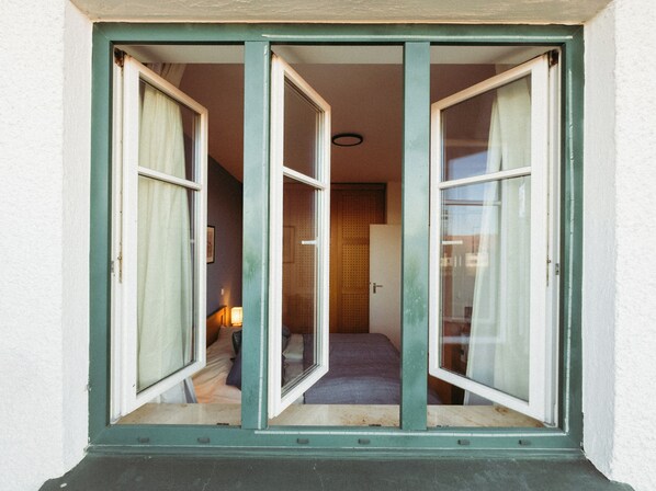 1 chambre, lit parapluie, Wi-Fi gratuit, draps fournis