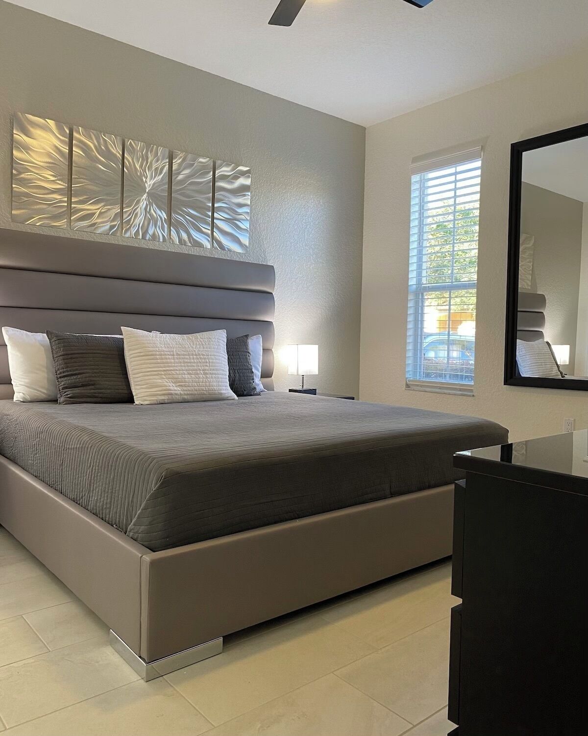 4 bedrooms, in-room safe, desk, iron/ironing board