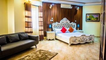 Deluxe Room | Desk, laptop workspace, soundproofing, free WiFi