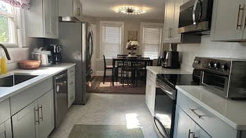 Mikroaaltouuni, uuni, liesi, astianpesukone