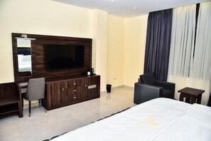 Desk, laptop workspace, free WiFi