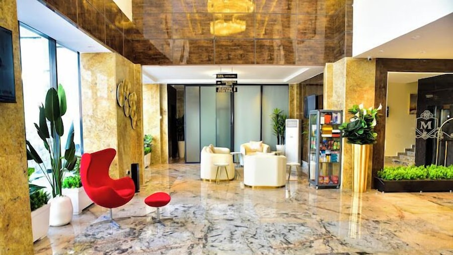 3pple M Continental Hotel & Suites