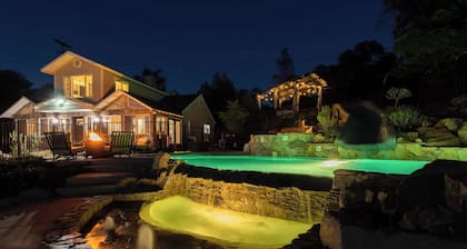 Rancho Maderas Lodge- Solar Heated Pool, King Bed