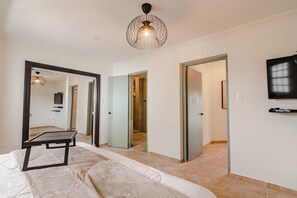 5 Schlafzimmer, Bügeleisen/Bügelbrett, WLAN, Bettwäsche