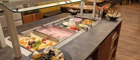 Daily buffet breakfast (EUR 13.9 per person)
