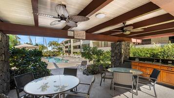 Condo, 2 Queen Beds (White Sands Village#121) | Outdoor dining