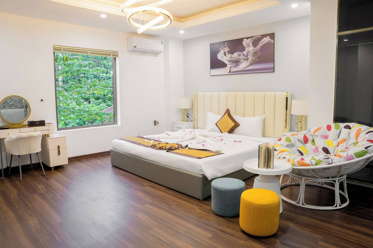 Luxury Suite, Courtyard View | Desk, laptop workspace, free WiFi