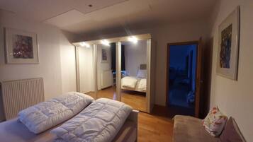 2 bedrooms, free WiFi, bed sheets