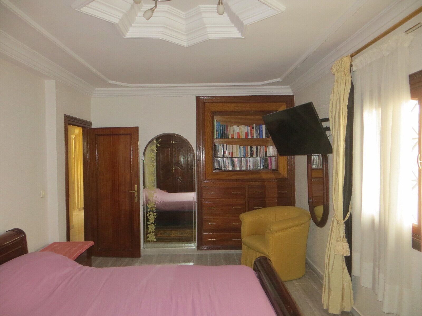 3 bedrooms, iron/ironing board, free WiFi, bed sheets