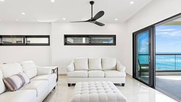 Superior Condo, Bay View, Executive Level | Living area