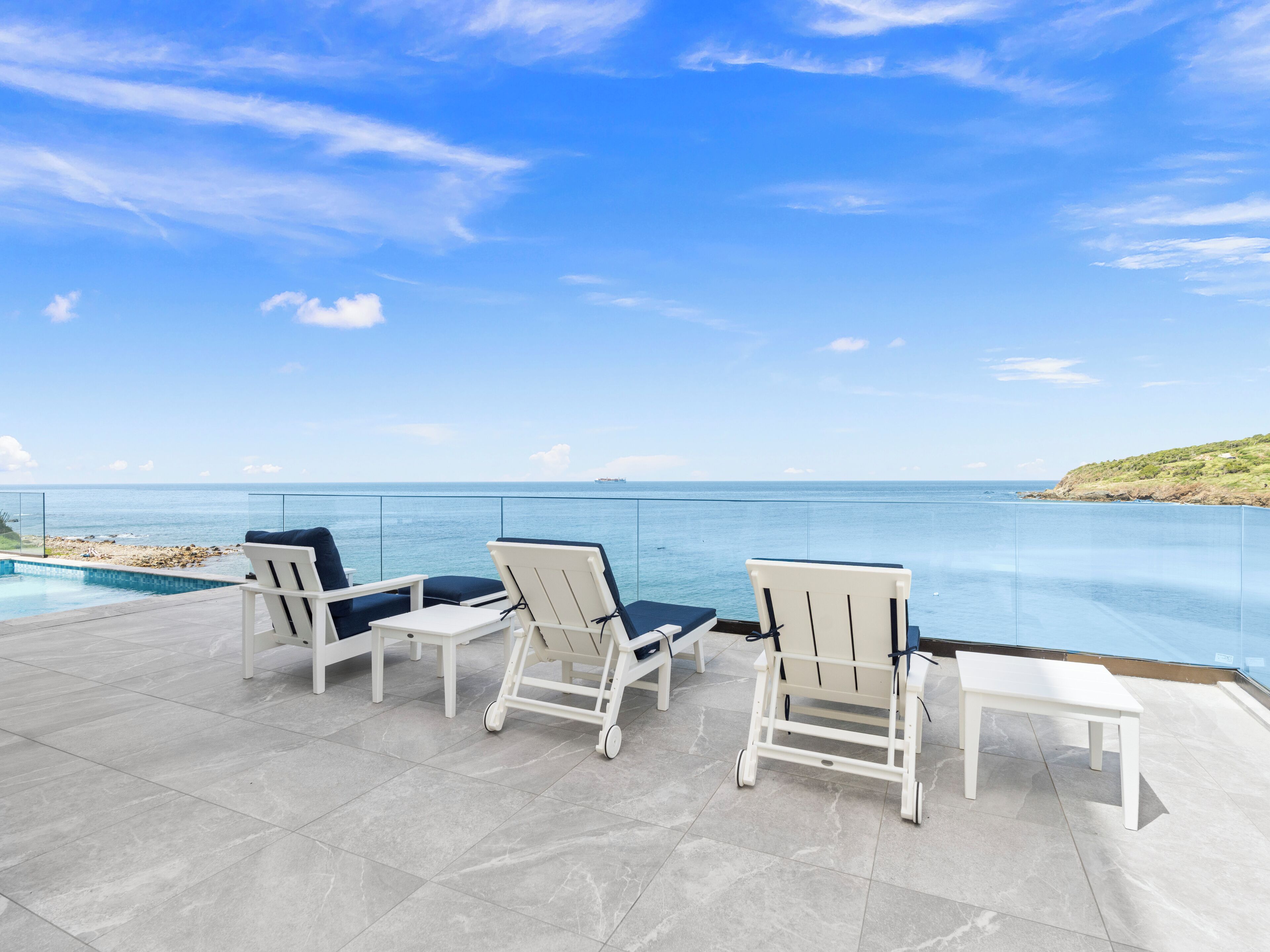 Superior Condo, 3 Bedrooms, Private Pool, Bay View | Terrace/patio