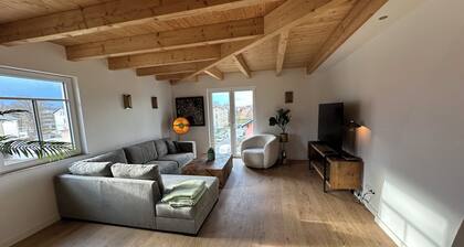 Modern and comfortable apartment with 2 bedrooms, tower room and balcony.