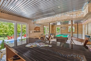 Games room - Trailblazer - hot tub, trail, game room, pets, wifi, fire pit, view, secluded (Berkeley Springs)