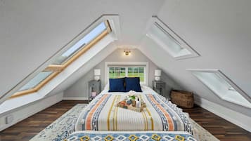 1 bedroom, desk, free WiFi, bed sheets