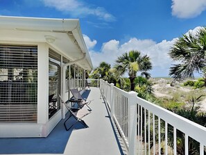 Condo, varias camas, patio, vista al océano (Oceanside Unit A) | Áreas de la propiedad