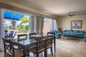 Dining - Puerto Aventuras: villas with pools and luxury (Solidaridad)
