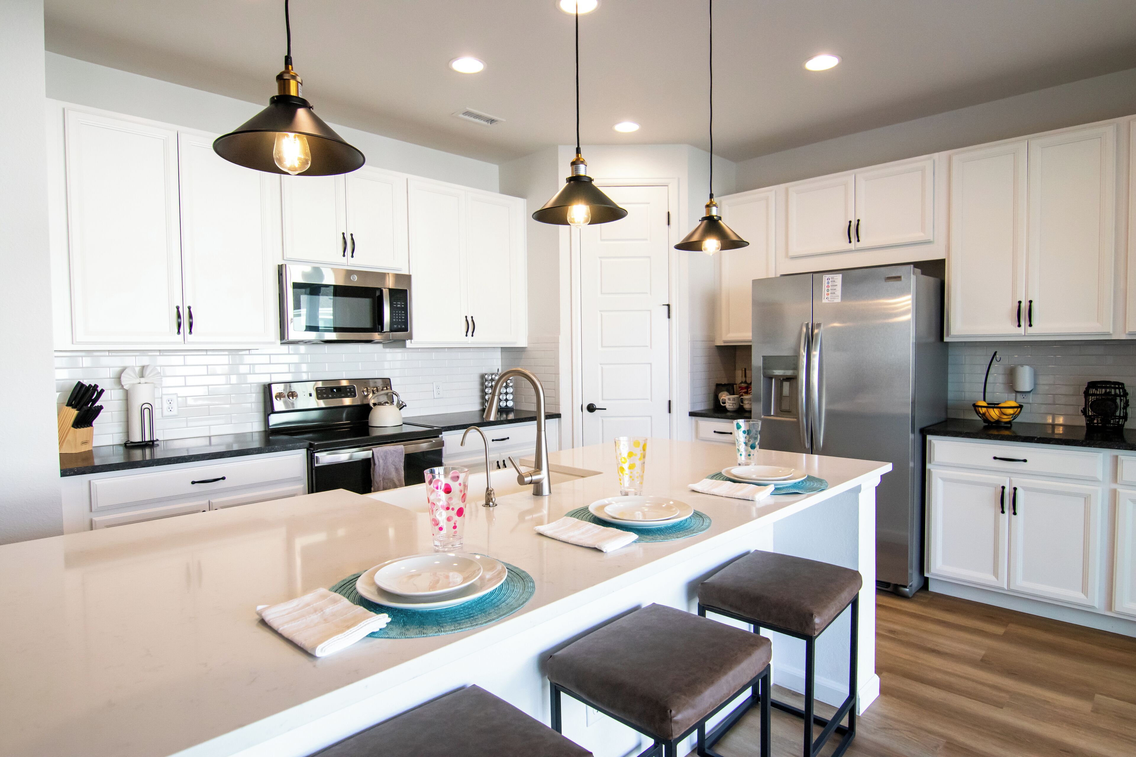 Refrigerador, microondas, horno, placa de cocina