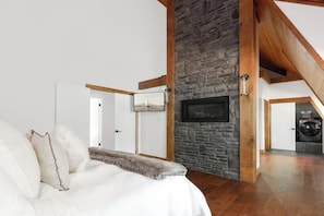 8 slaapkamers, een strijkplank/strijkijzer, wifi, beddengoed