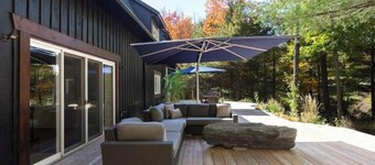 Fully Renovated 8 Bedroom Private Retreat-Black Lake Lodge 