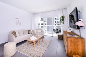 Smart TV - Stylish & Comfy 5★ Location, Sea View, Pool, Gym (Oranjestad)