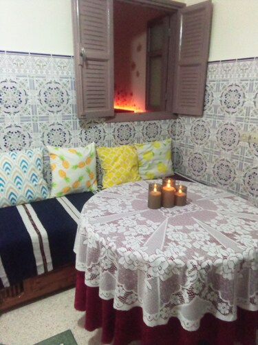 private room near taxi station and airport 
