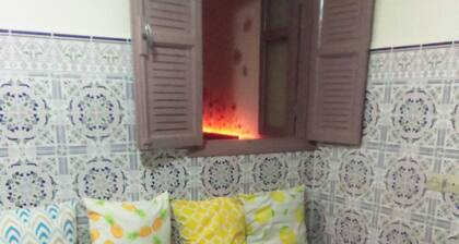 private room near taxi station and airport