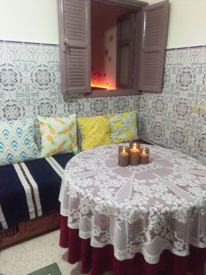 private room near taxi station and airport 
