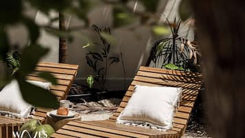 Room, 2 Bedrooms | Property grounds