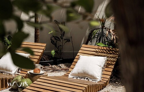 Room in Apartment - Exclusive Spacious 2 Bedroom Apartment With Private Pool and Top Amenities