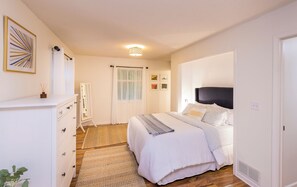 4 室のベッドルーム、アイロン / アイロン台、WiFi、ベッドシーツ