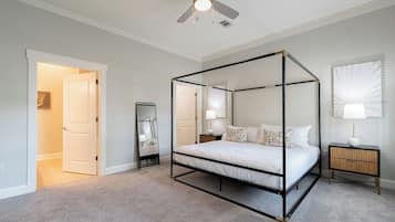 Apartment, 2 Bedrooms, Kitchen | 3 bedrooms, desk, laptop workspace, free WiFi