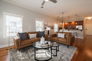 Apartment, 2 Bedrooms, Kitchen | Living area | 40-inch Smart TV with digital channels