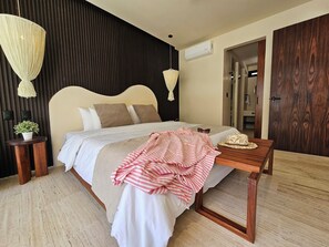 In-room safe, soundproofing, iron/ironing board, free WiFi