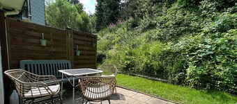 My-Happy-Place - Netflix - Parking space - Terrace