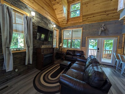 Private Lake Waterfront Owner's Cabin I Campground