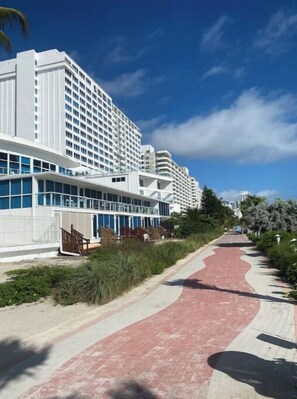 Exterior - Cozy Studio Bay View!
(Miami)