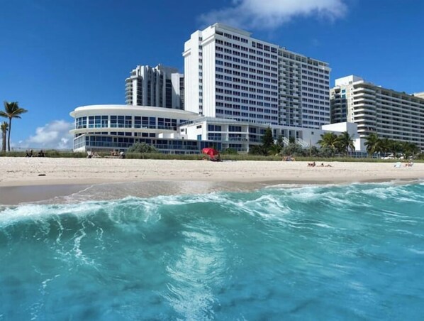 On the beach - Cozy Studio Bay View!
(Miami)