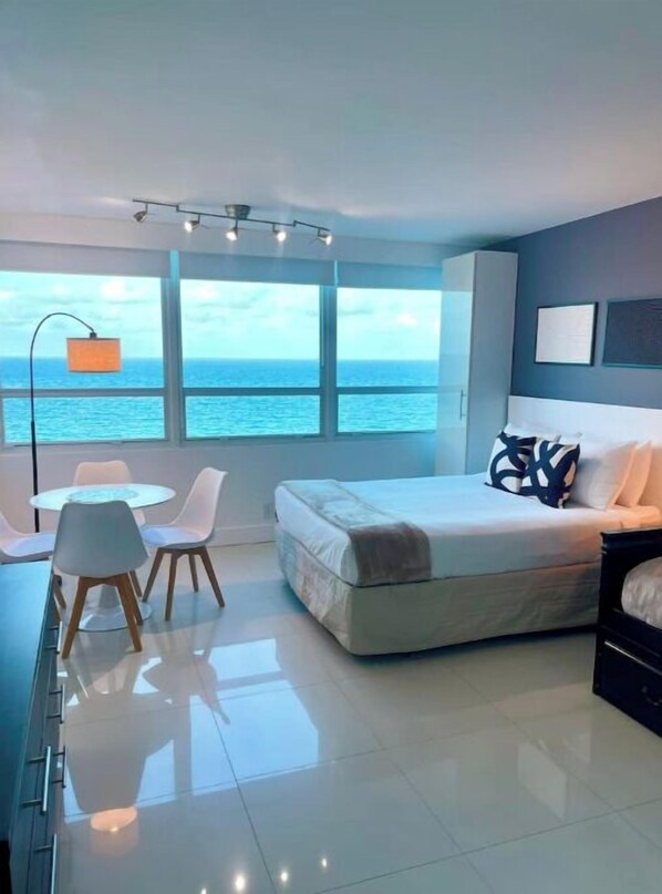 Bügeleisen/Bügelbrett, WLAN, Bettwäsche