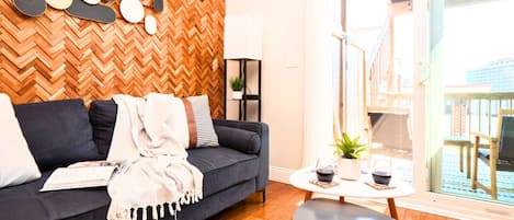 TV connectée, table de tennis de table, espaces bureaux