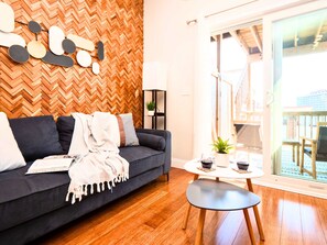 Smart TV, tenis de mesa y oficina 