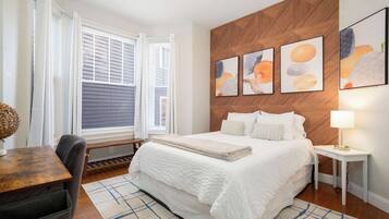 1 sovrum, skrivbord, strykjÀrn/strykbrÀda och gratis wi-fi