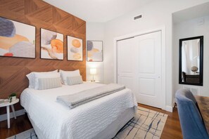 1 habitación, escritorio, tabla de planchar con plancha y wifi gratis 