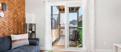 Smart TV, ping pong, offices