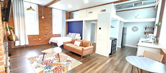 Jennifer’s Stylish Downtown Brick Foundry Escape