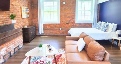 Jennifer’s Stylish Downtown Brick Foundry Escape
