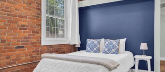 Jennifer’s Stylish Downtown Brick Foundry Escape