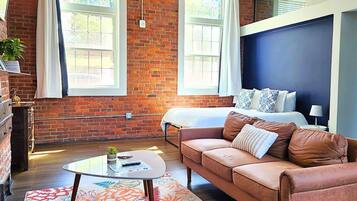 1 bedroom, desk, iron/ironing board, free WiFi