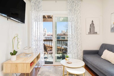 Jennifer’s Getaway: Stunning Views & Private Deck