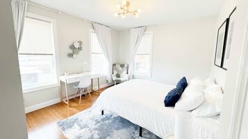 2 bedrooms, desk, iron/ironing board, WiFi